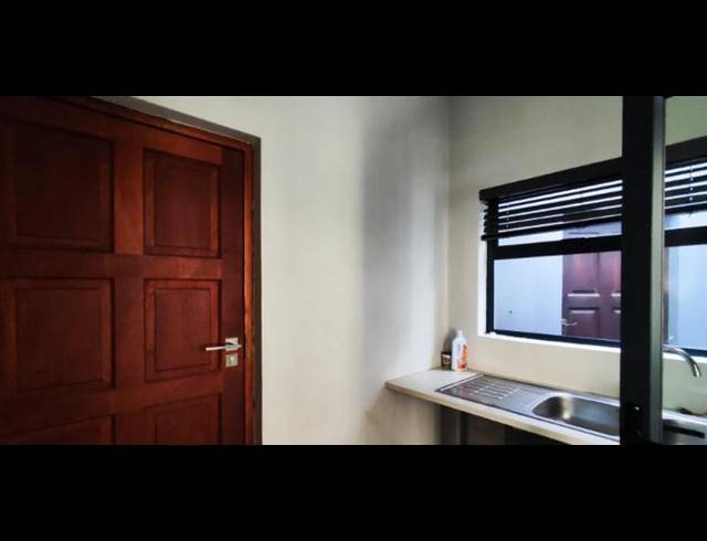 5 BEDROOM HOUSE FOR SALE IN GLEN ERASMIA